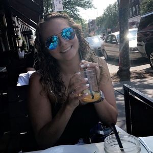 Meet your Posher, Jessica